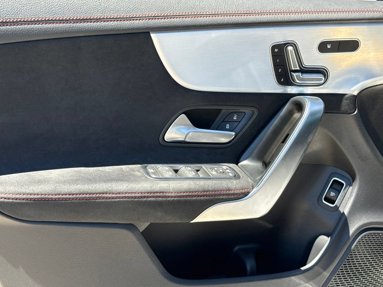 Used 2024 Mercedes-Benz CLA 250 4MATIC image 20
