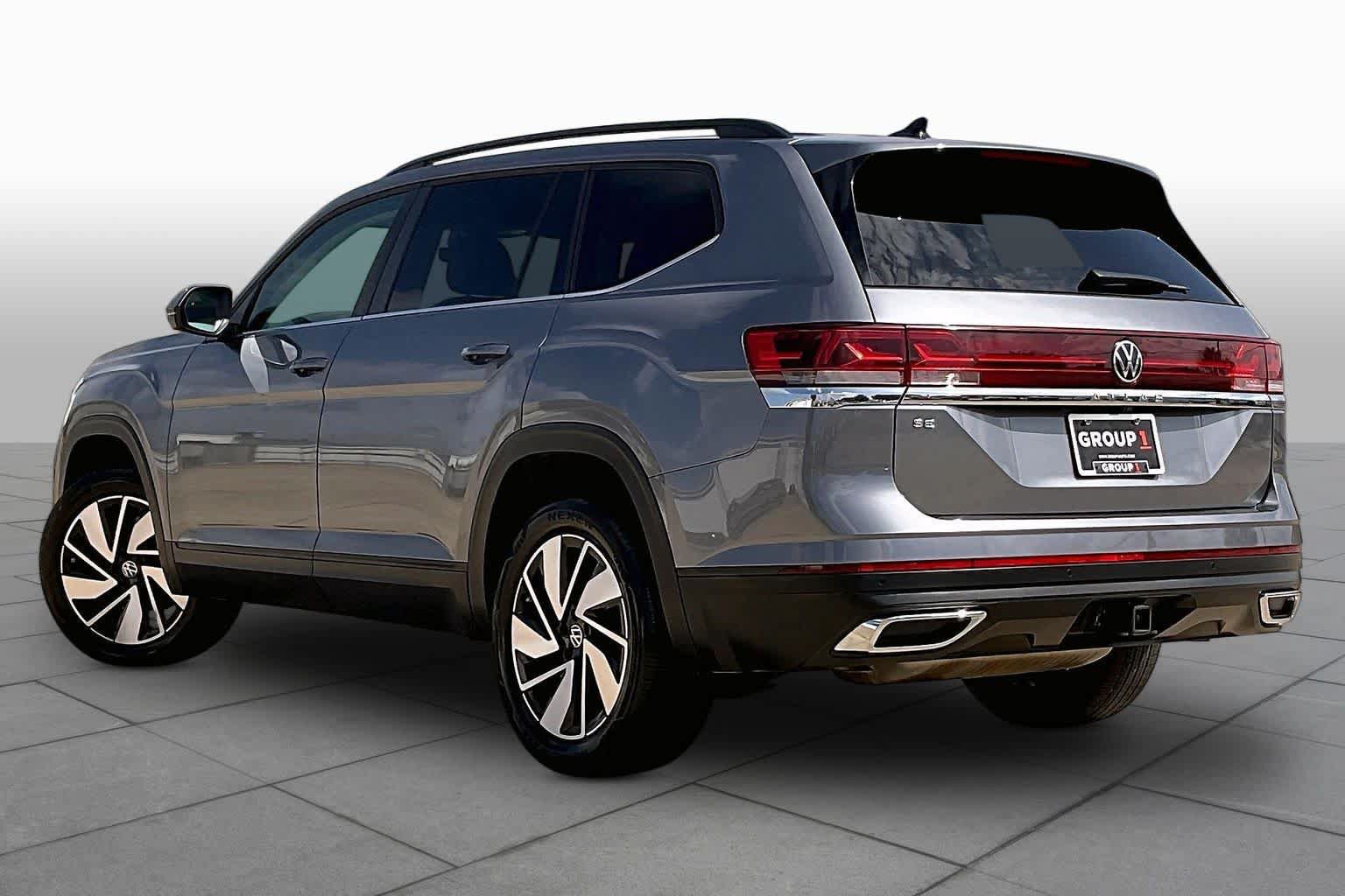 Used 2025 Volkswagen Atlas SE FWD image 11