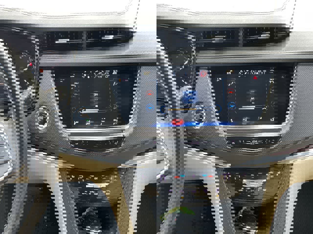 Used 2017 Cadillac XT5 Luxury w/ Driver Awareness Package image 13