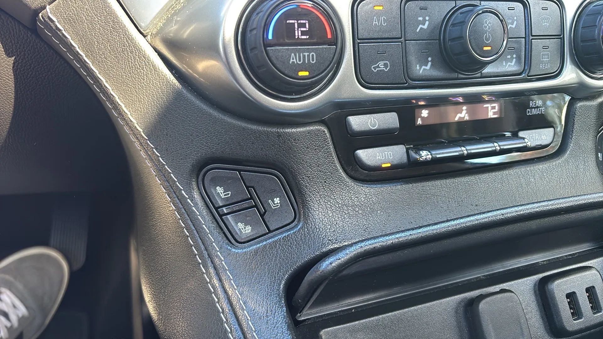 Used 2018 Chevrolet Tahoe Premier image 16