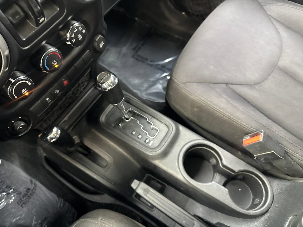 Used 2015 Jeep Wrangler Unlimited Sport w/ Quick Order Package 24S AWD/4WD image 60
