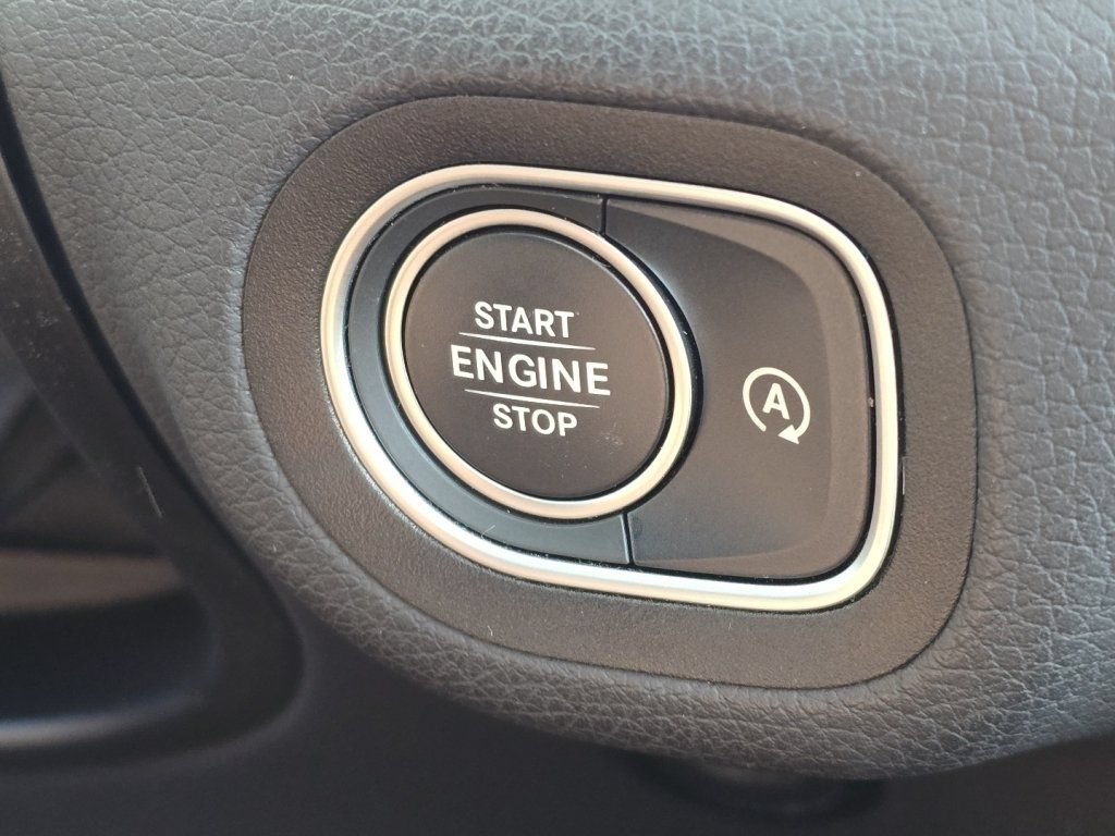 Used 2025 Mercedes-Benz GLS 450 4MATIC image 28