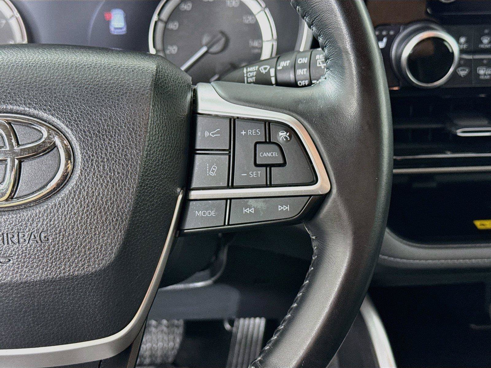 Certified 2023 Toyota Highlander XLE FWD image 20