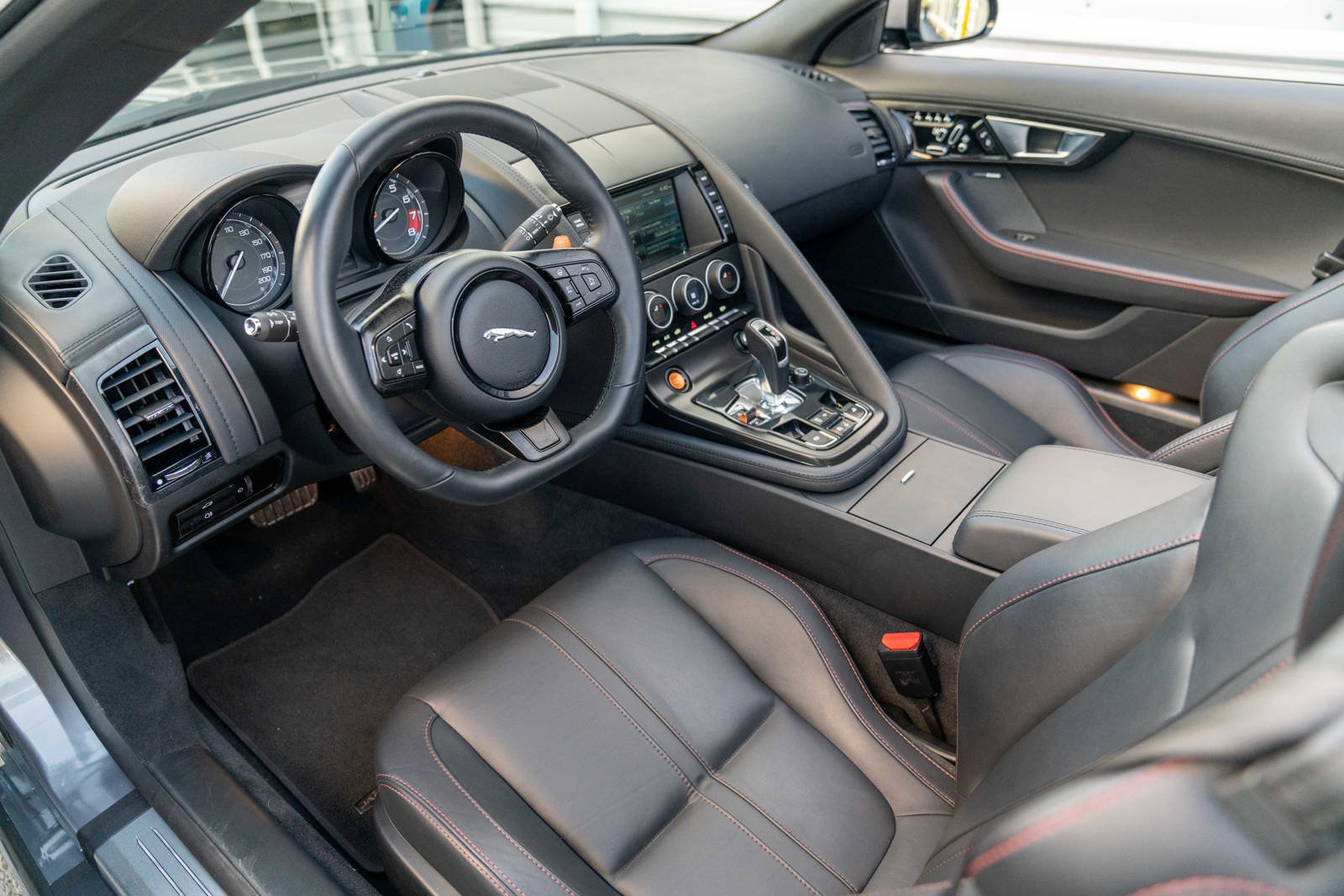Used 2014 Jaguar F-TYPE S RWD image 11