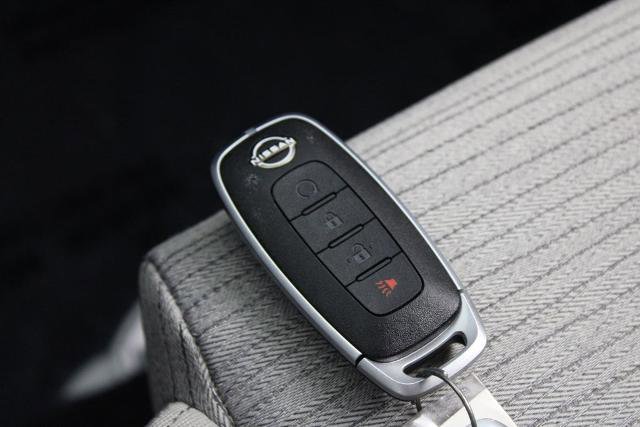 Certified 2023 Nissan Rogue SV image 28