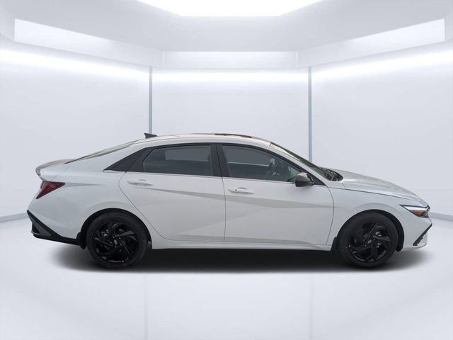 New 2026 Hyundai Elantra SEL Sport image 2