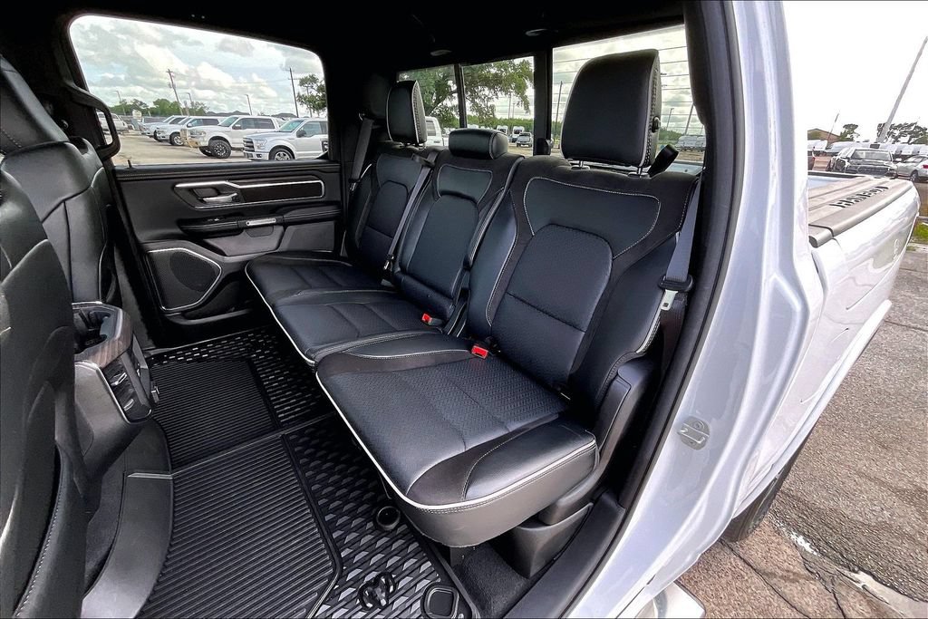 Used 2025 RAM 1500 Laramie w/ Sport Appearance Package AWD/4WD image 19