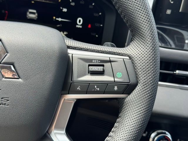 New 2025 Mitsubishi Outlander AWD image 25