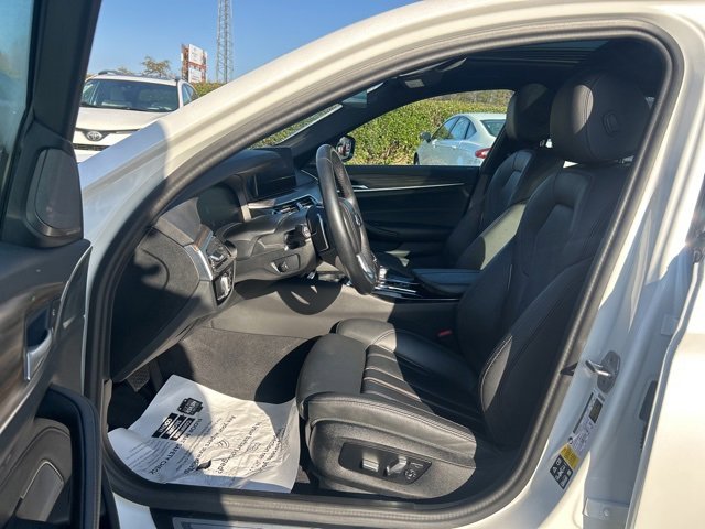 Used 2023 BMW 540i xDrive w/ Premium Package image 12