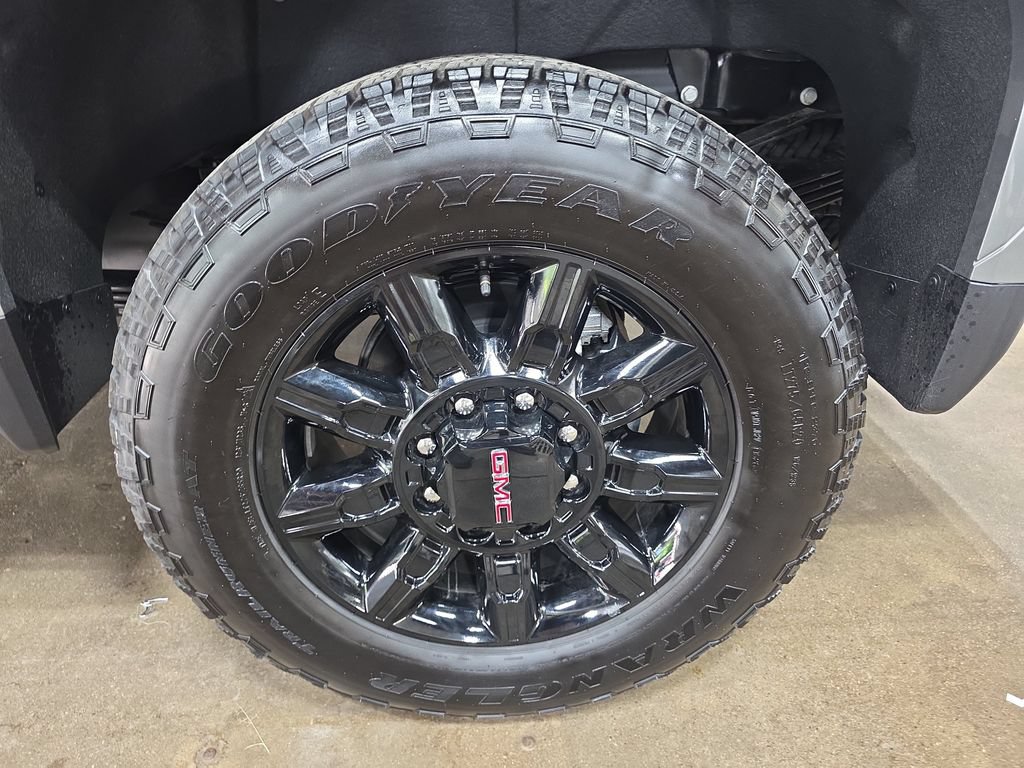 New 2026 GMC Sierra 3500 AT4 w/ AT4 Premium Plus Package AWD/4WD image 31