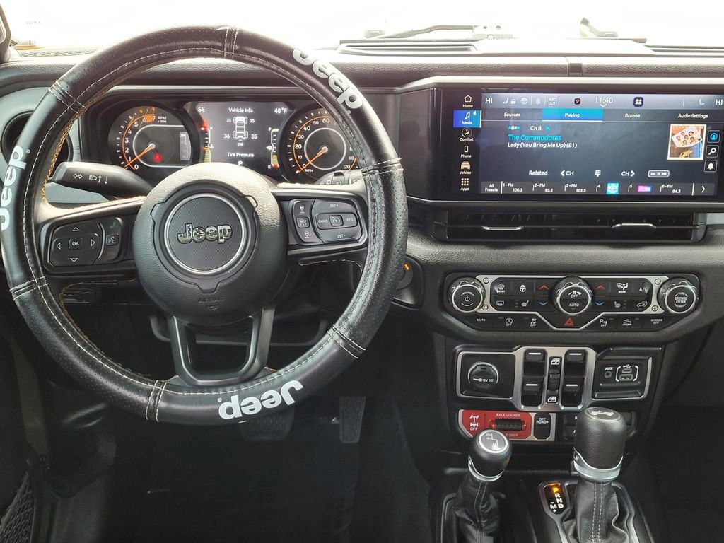 Used 2024 Jeep Wrangler Willys image 19
