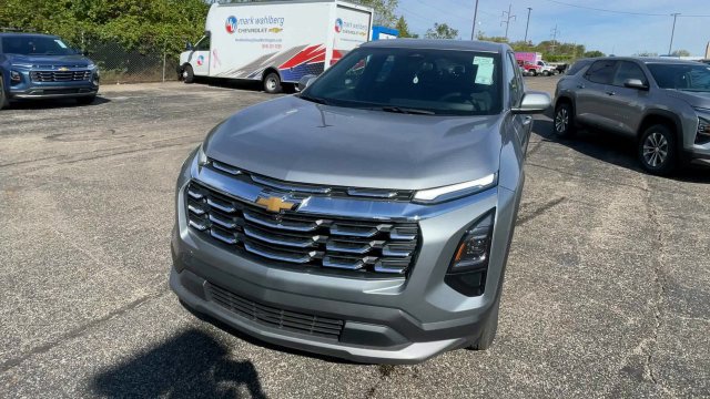 New 2027 Chevrolet Equinox LT w/ LPO, Floor Liner Package FWD image 5