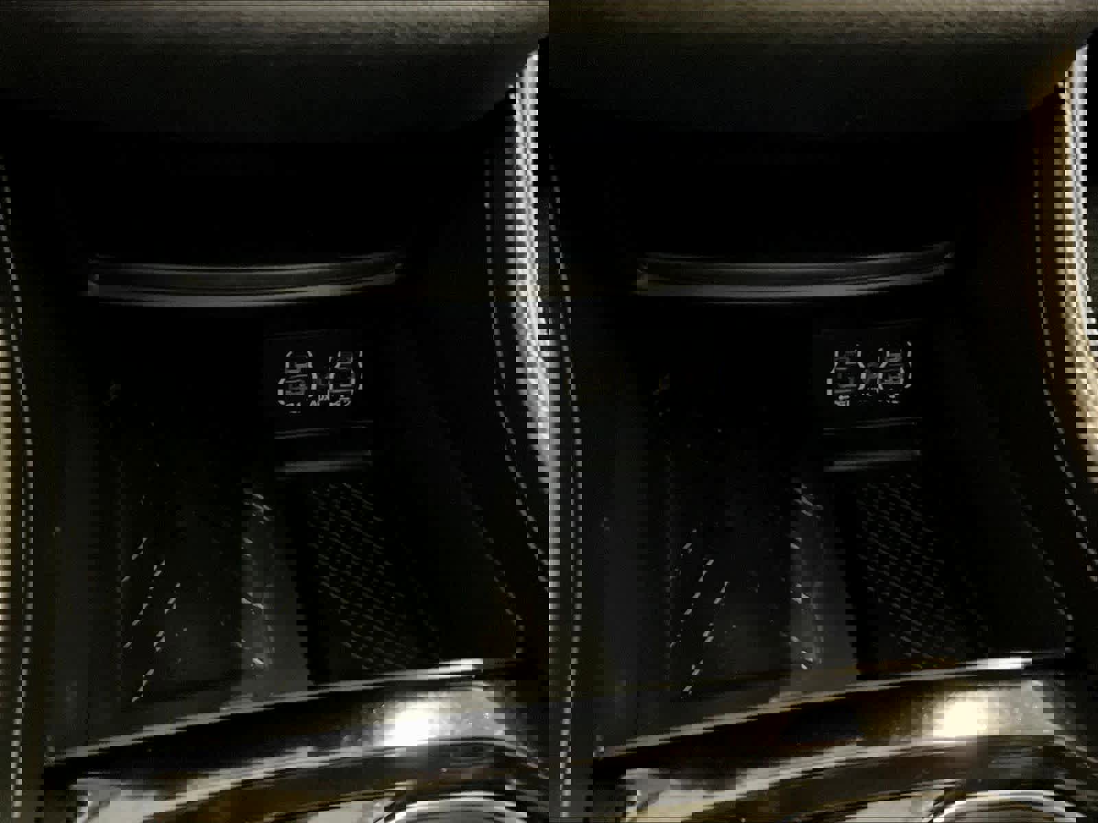 Used 2025 Chrysler Pacifica Limited image 28