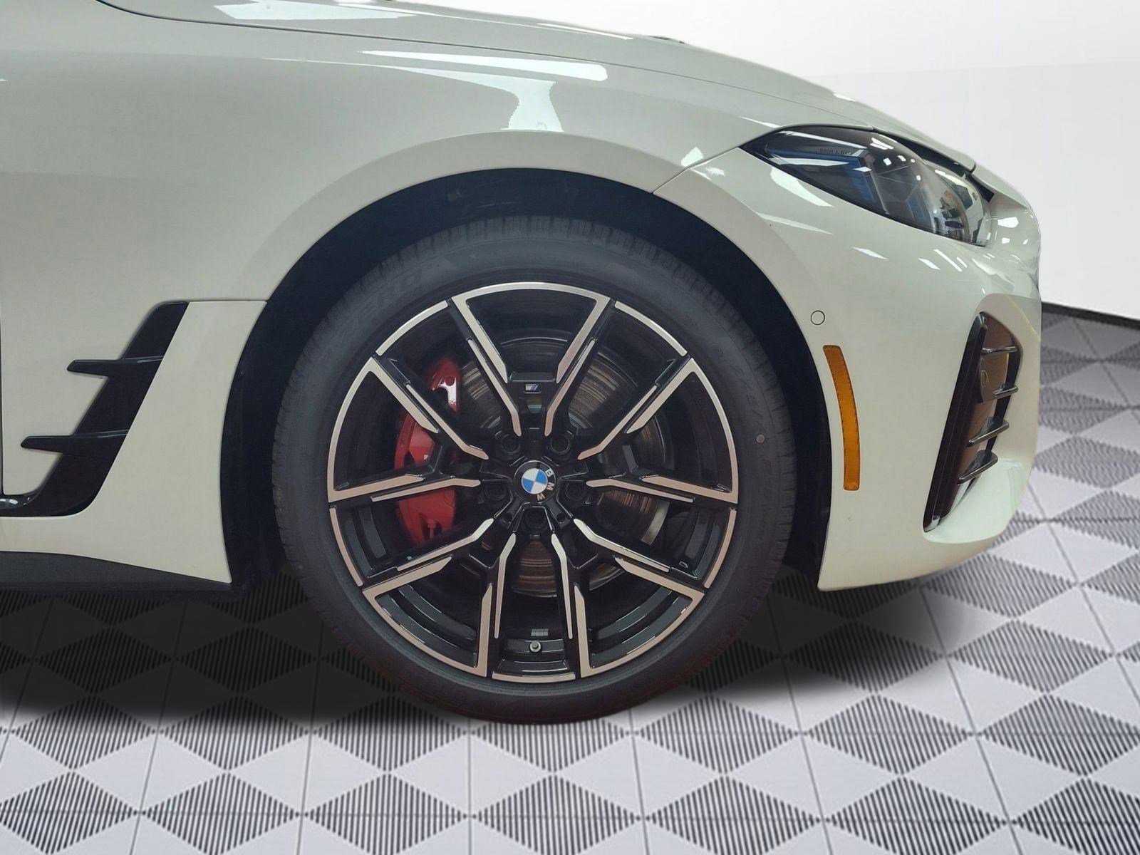 Used 2025 BMW i4 eDrive40 w/ M Sport Package image 11