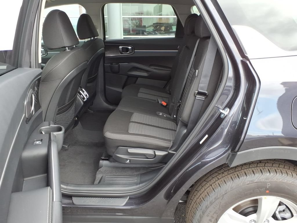 Certified 2026 Kia Sorento LX FWD image 13