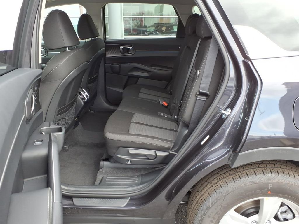 New 2026 Kia Sorento LX FWD image 13