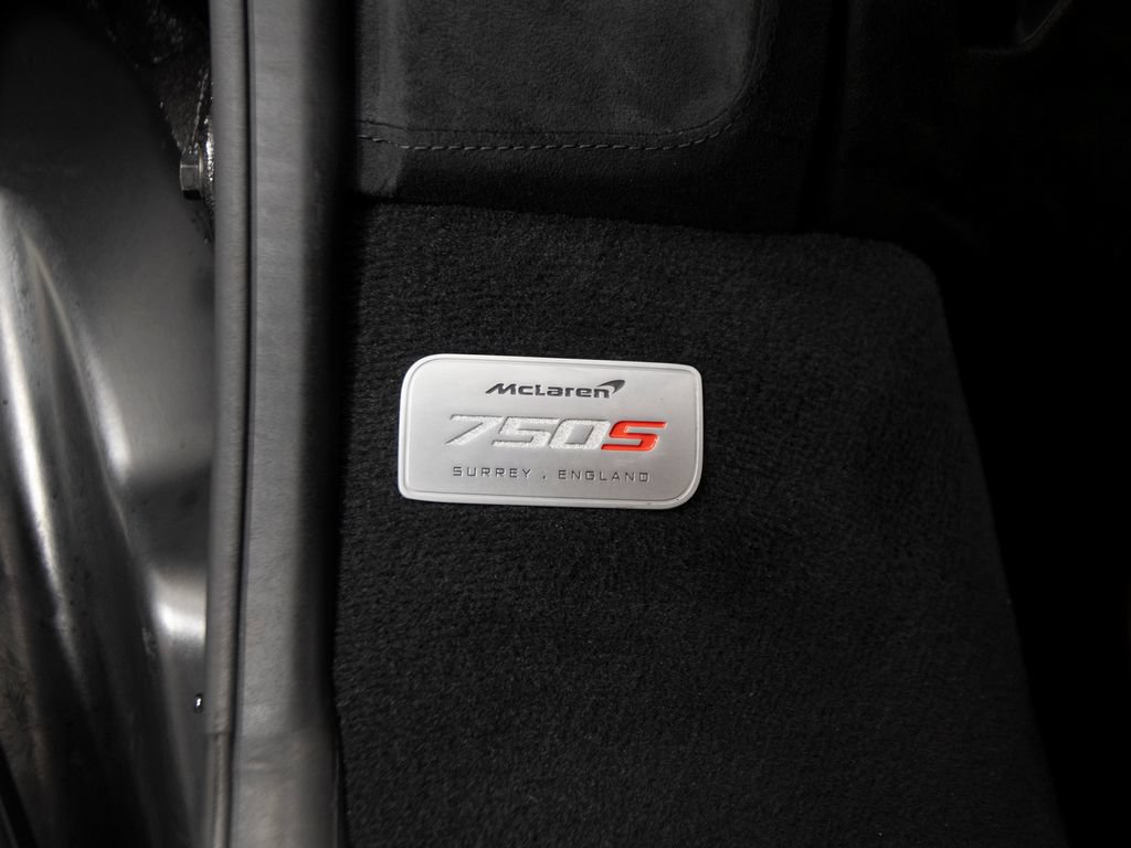 Used 2024 McLaren 750S Spider RWD image 15