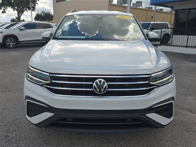 Used 2024 Volkswagen Tiguan S AWD/4WD image 2