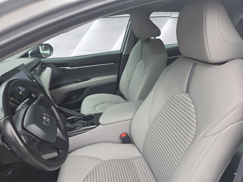 Used 2023 Toyota Camry SE AWD/4WD image 7