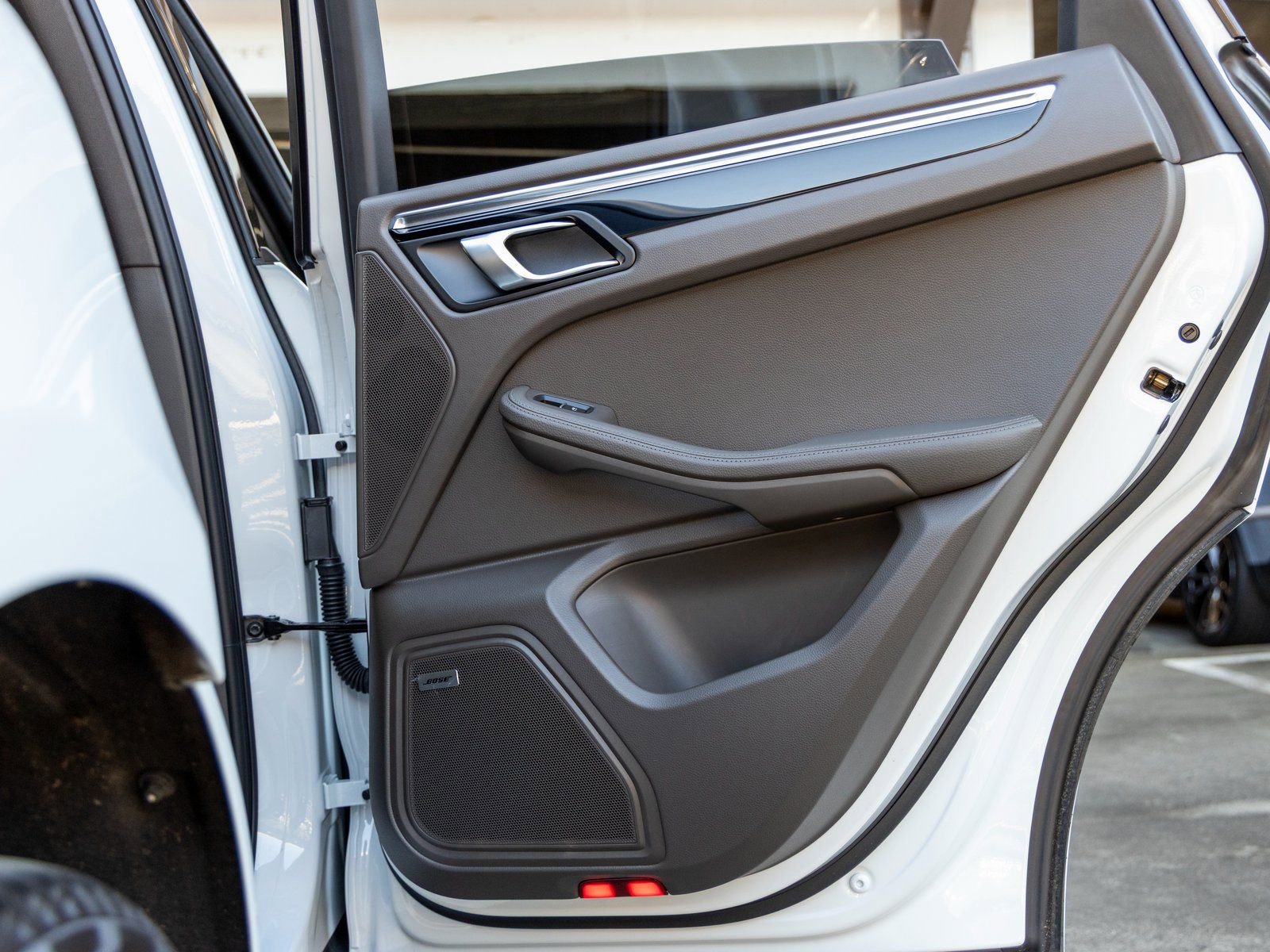 Certified 2025 Porsche Macan image 45