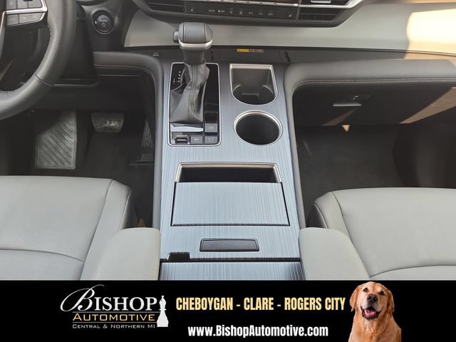 Used 2025 Toyota Sienna XLE FWD image 21