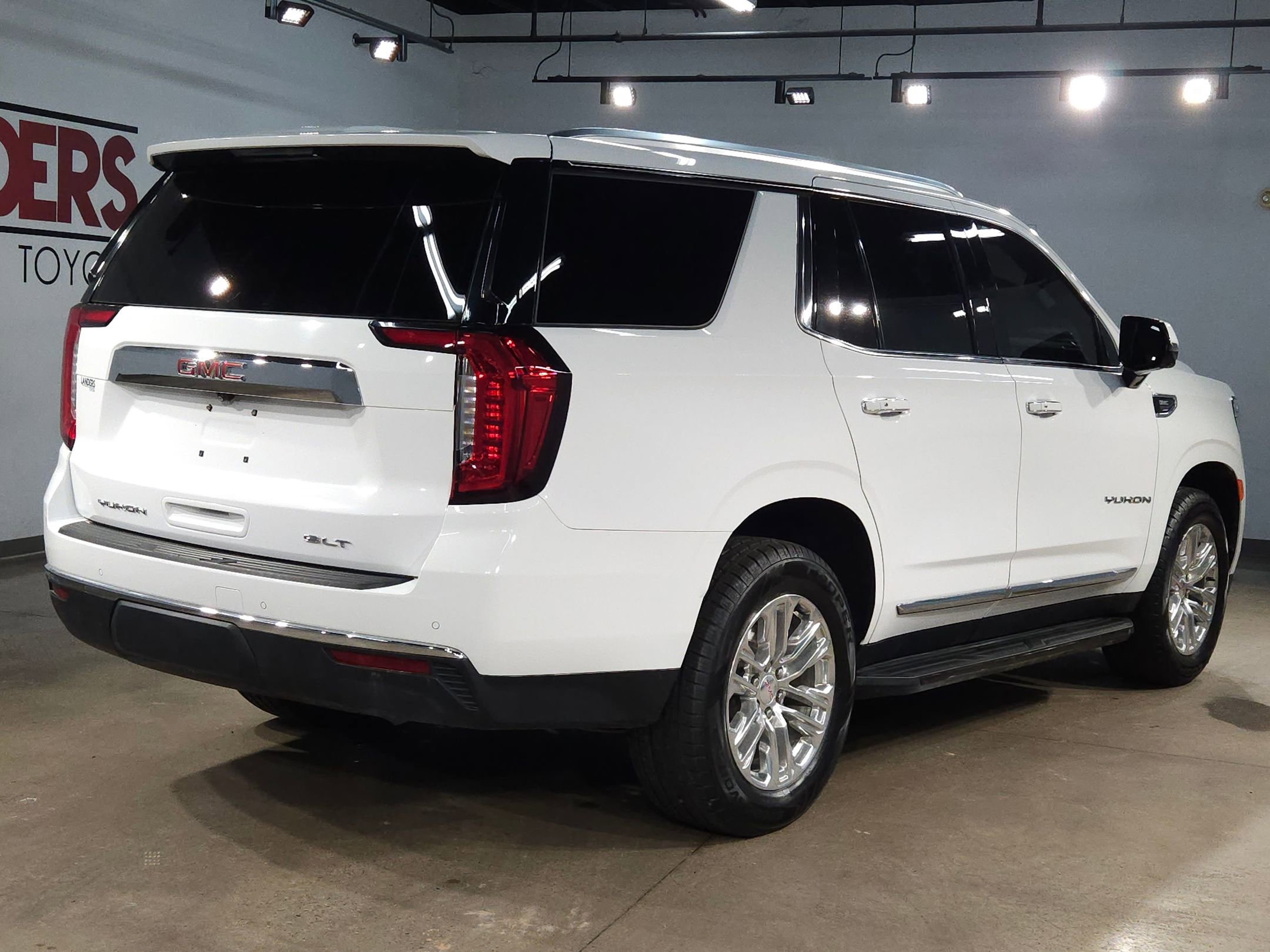 Used 2021 GMC Yukon SLT w/ SLT Luxury Package image 7