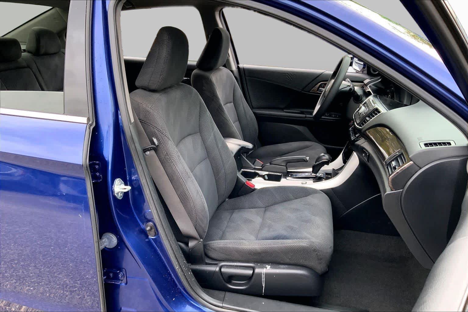 Used 2017 Honda Accord Hybrid Sedan image 8