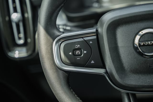 Used 2021 Volvo XC40 T5 Momentum w/ Premium Package AWD/4WD image 30