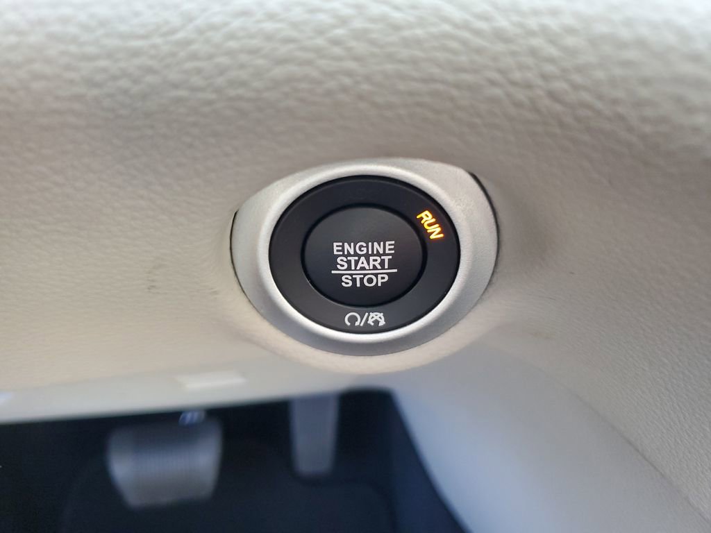 Used 2021 Chrysler Pacifica Touring-L FWD image 22