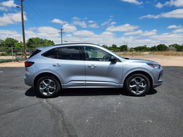 Used 2024 Ford Escape ST-Line w/ Tech Pack #1 AWD/4WD image 2