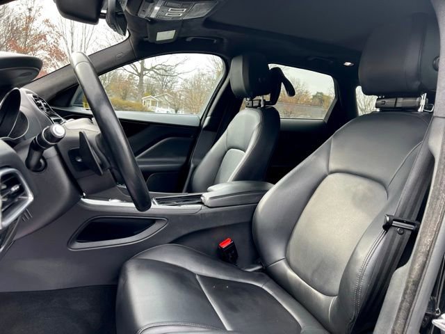 Used 2020 Jaguar F-PACE Premium image 14