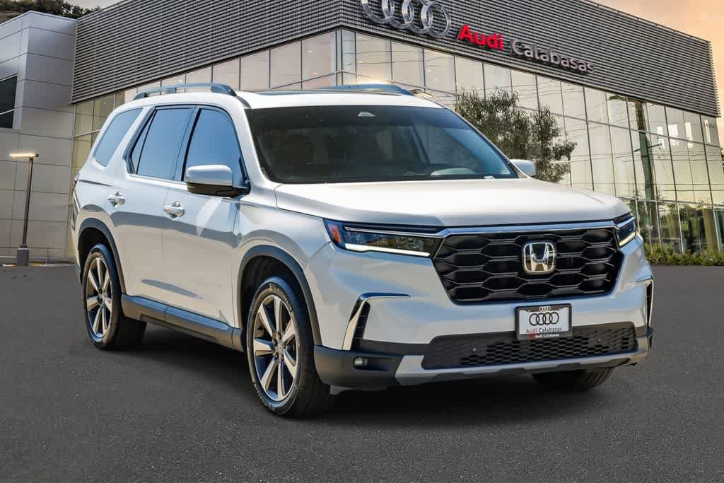 Used 2024 Honda Pilot Touring image 3