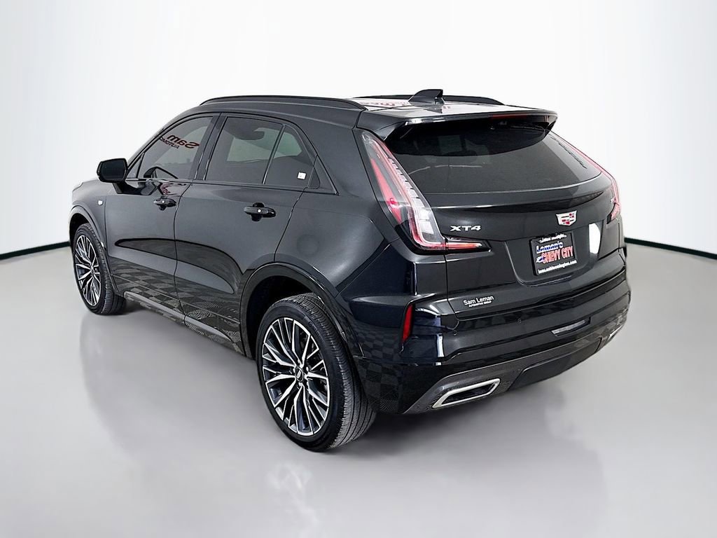 Used 2024 Cadillac XT4 Sport w/ Technology Package image 6