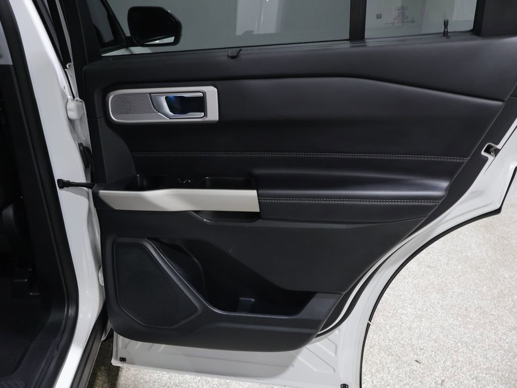 Used 2021 Ford Explorer Limited image 17