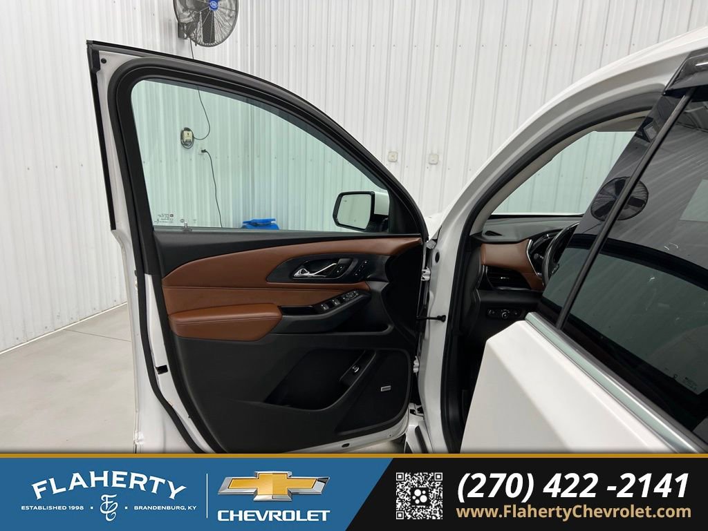 Used 2019 Chevrolet Traverse High Country w/ LPO, 'HIT The Road' Package AWD/4WD image 8