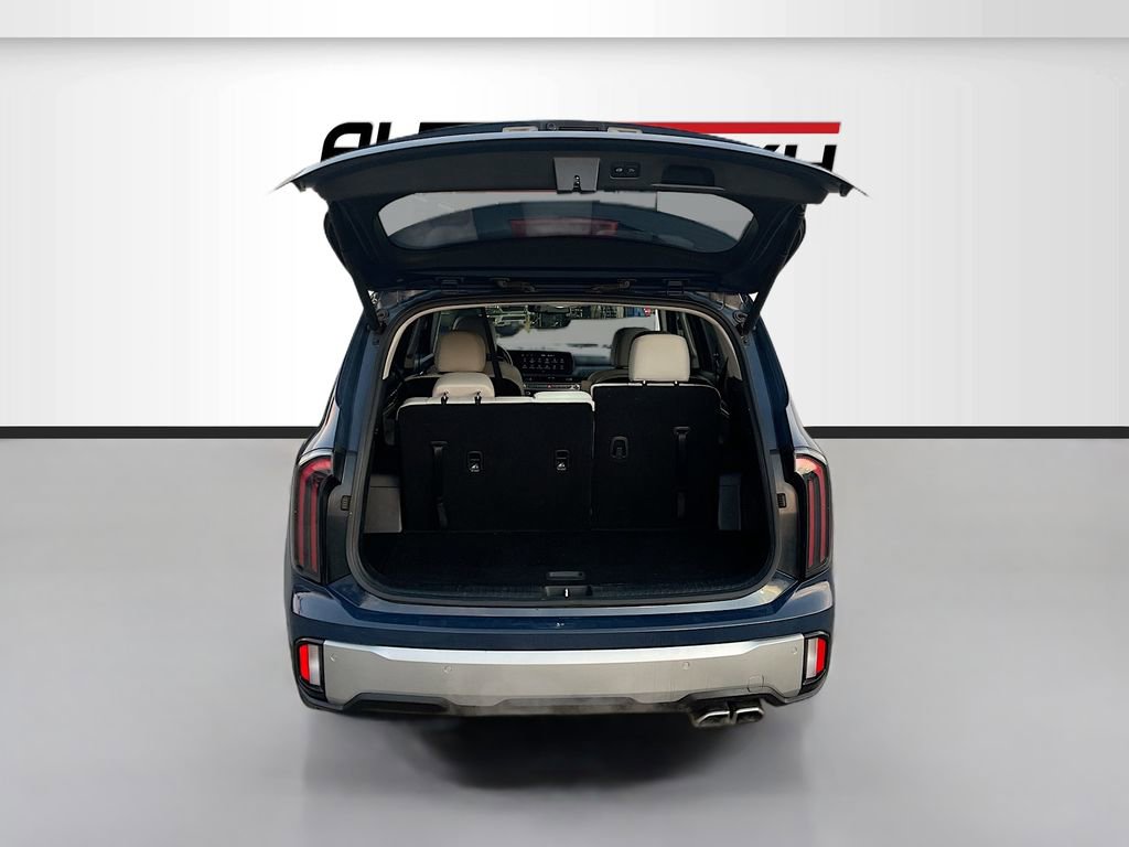 Used 2023 Kia Telluride EX w/ EX Captain's Chair Package FWD image 28