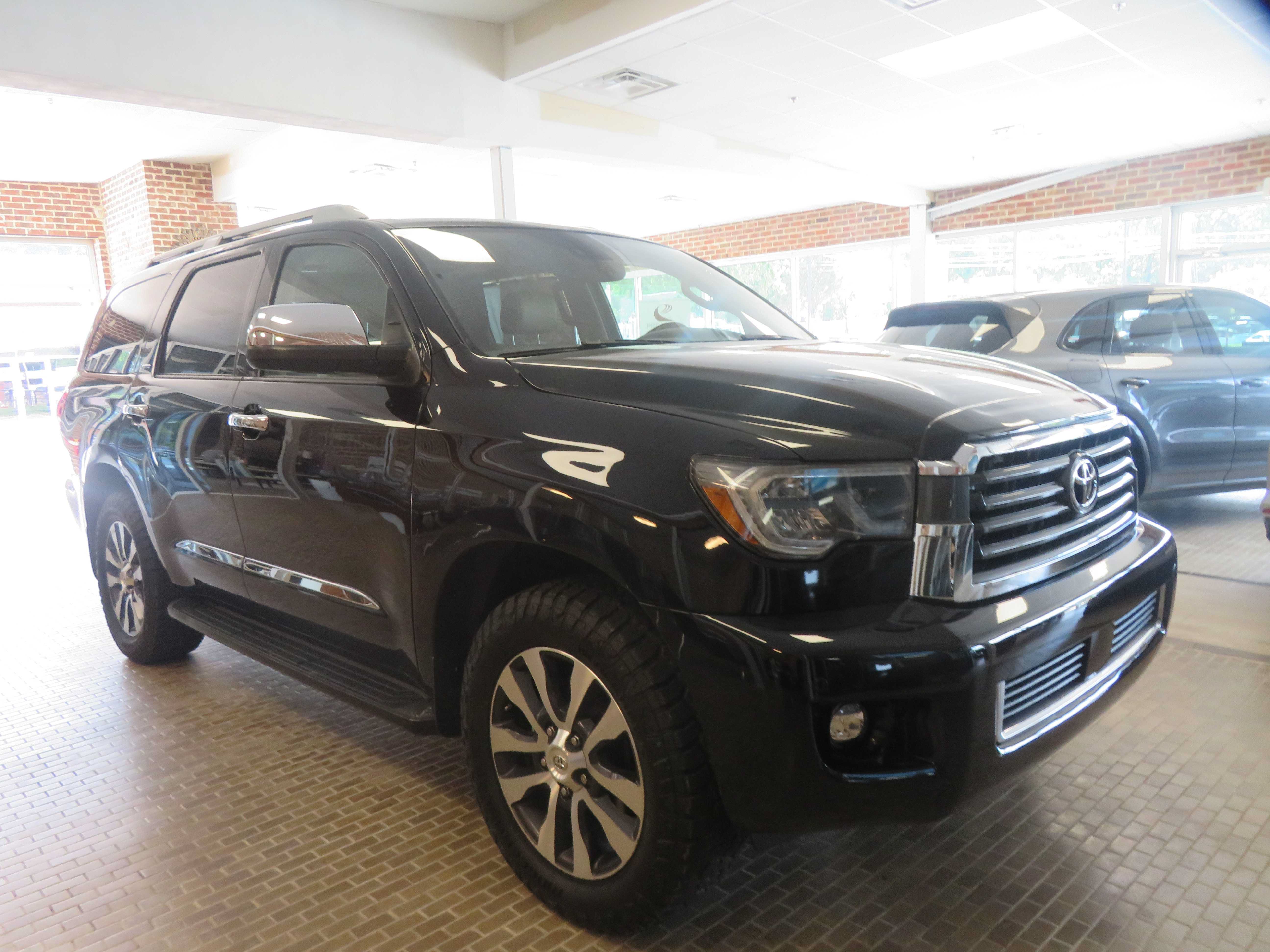 Used 2018 Toyota Sequoia Limited w/ Safety & Convenience Package AWD/4WD image 3