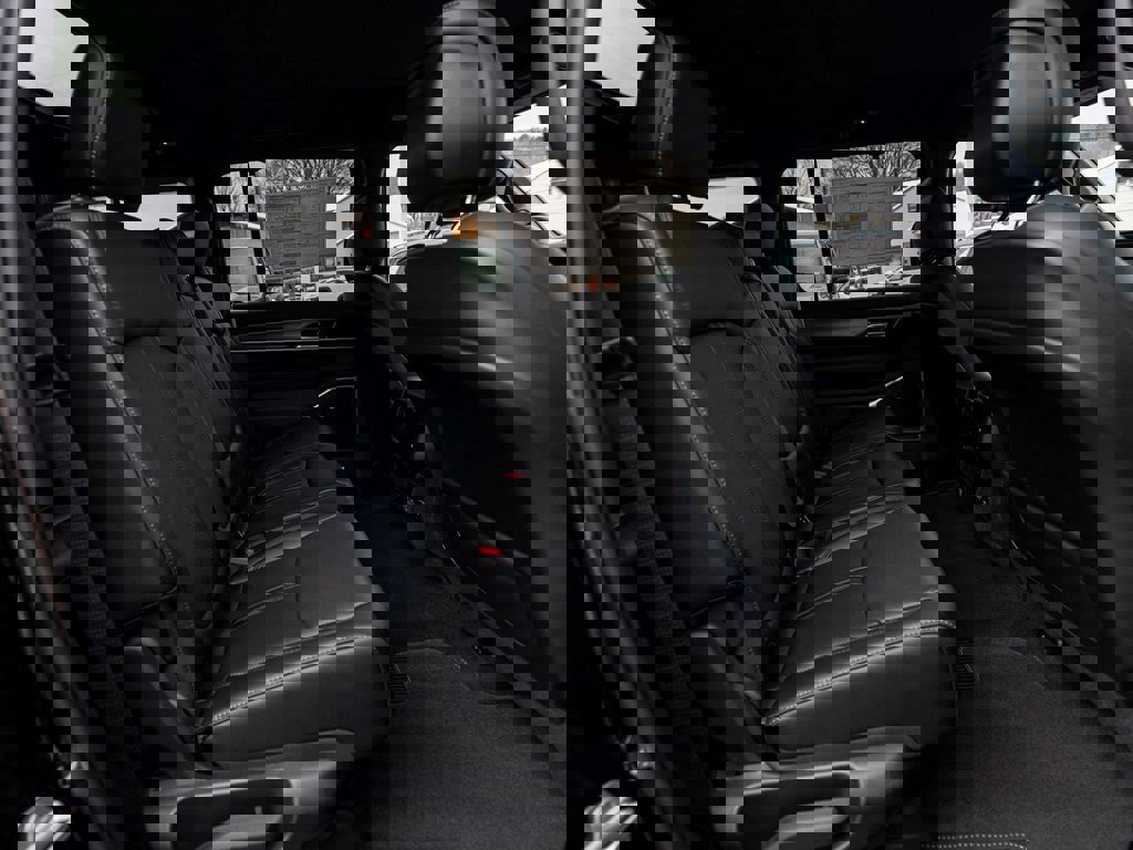 New 2025 Jeep Wagoneer 4WD image 31