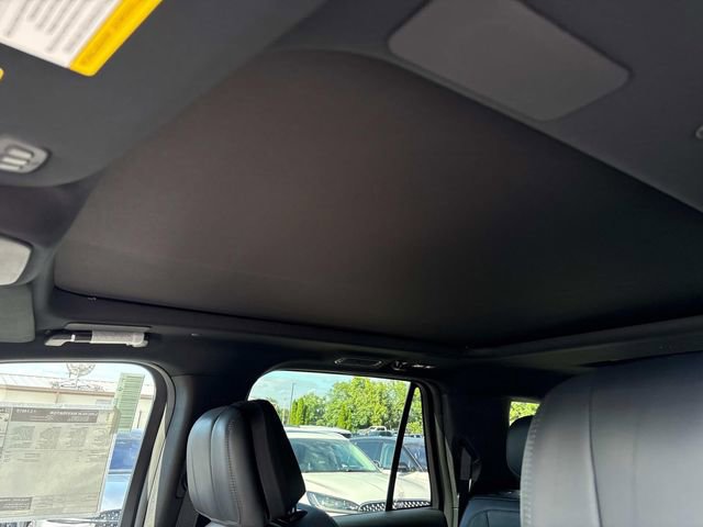 New 2025 Lincoln Navigator L Reserve w/ Jet Appearance Package image 24