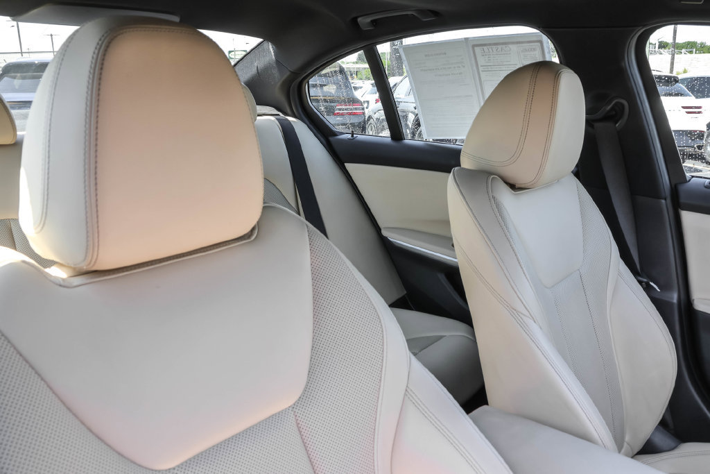 Used 2023 BMW 330i xDrive Sedan w/ Driving Assistance Package AWD/4WD image 40