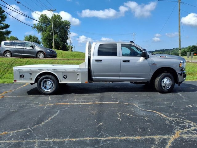 New 2024 RAM 3500 Tradesman w/ Chrome Appearance Group image 2