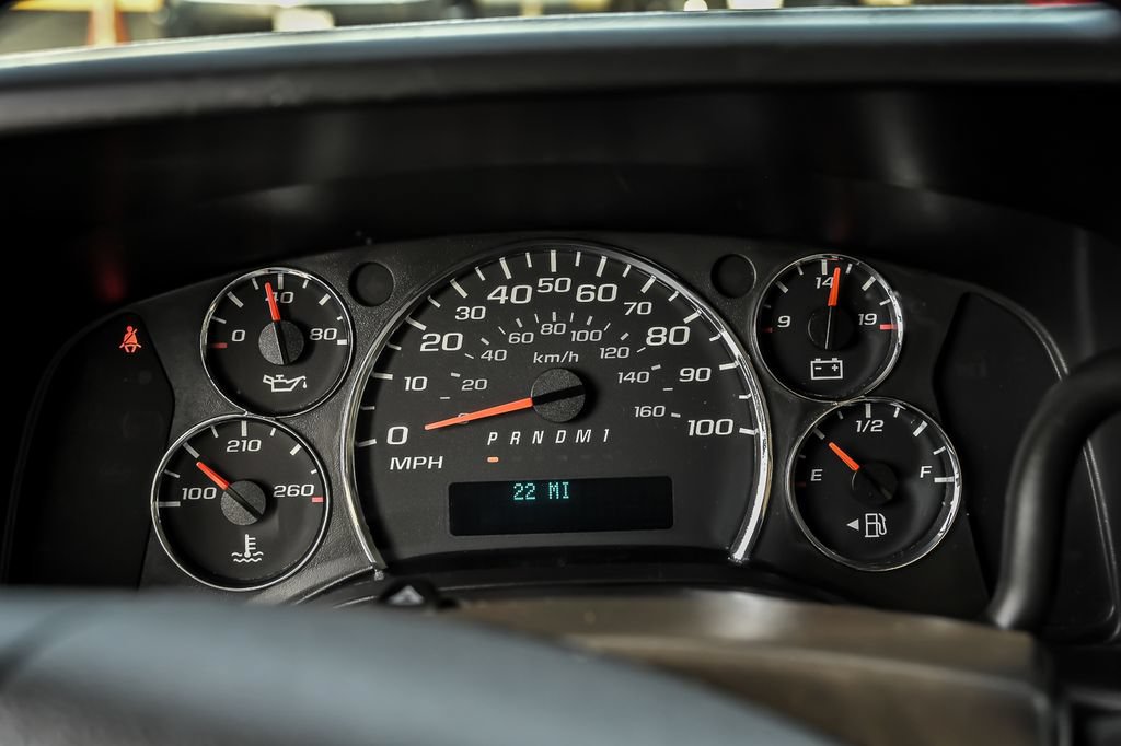 Used 2018 Chevrolet Express 3500 Extended w/ Power Convenience Package RWD image 13