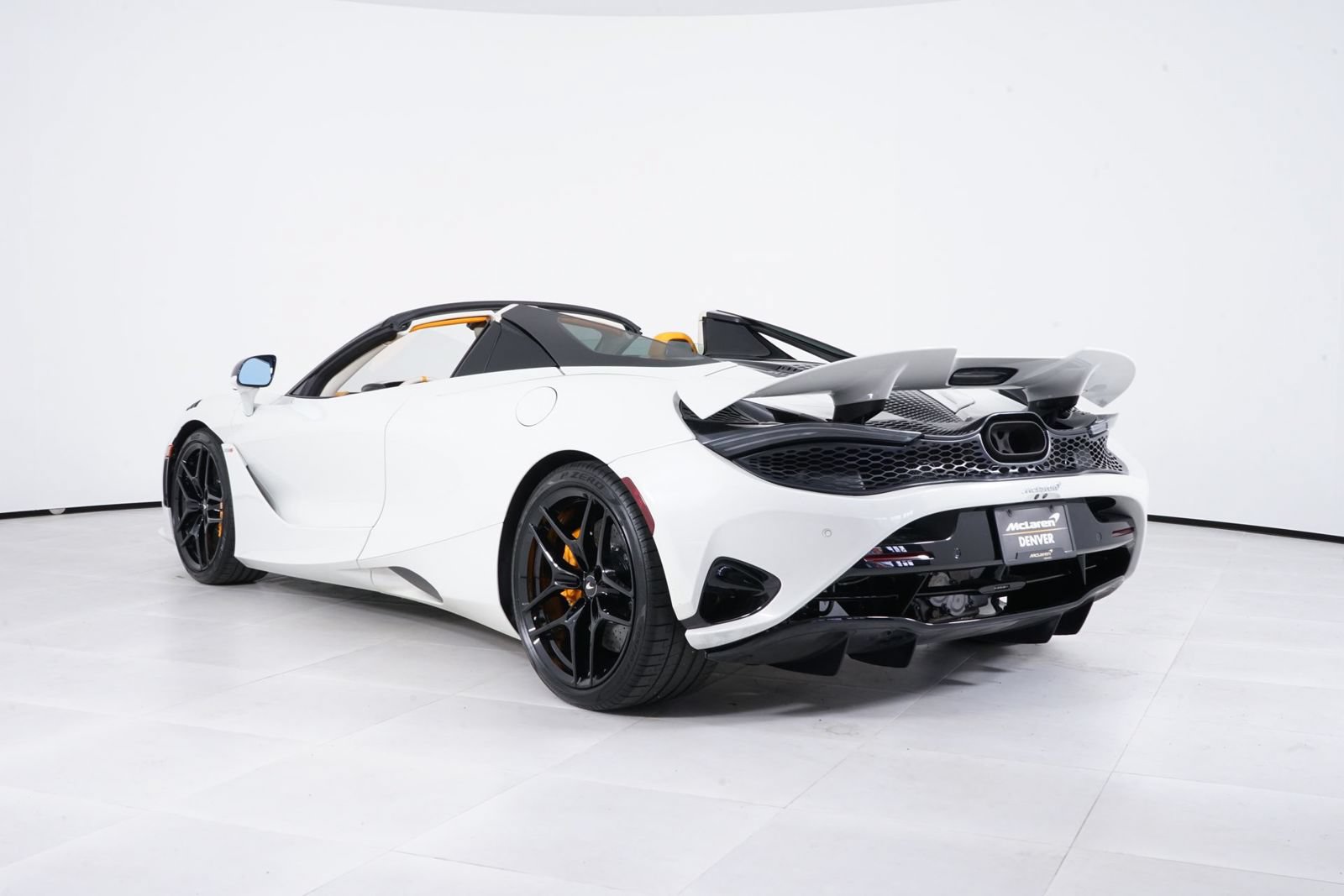 Used 2024 McLaren 750S Spider RWD image 3