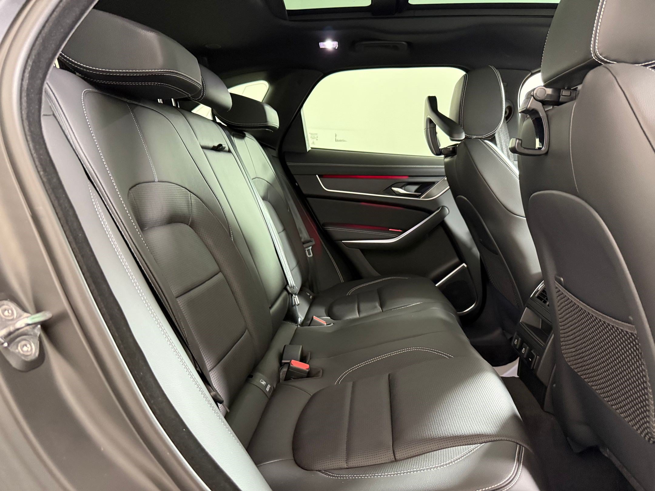 New 2026 Jaguar F-PACE R-Dynamic S AWD/4WD image 28