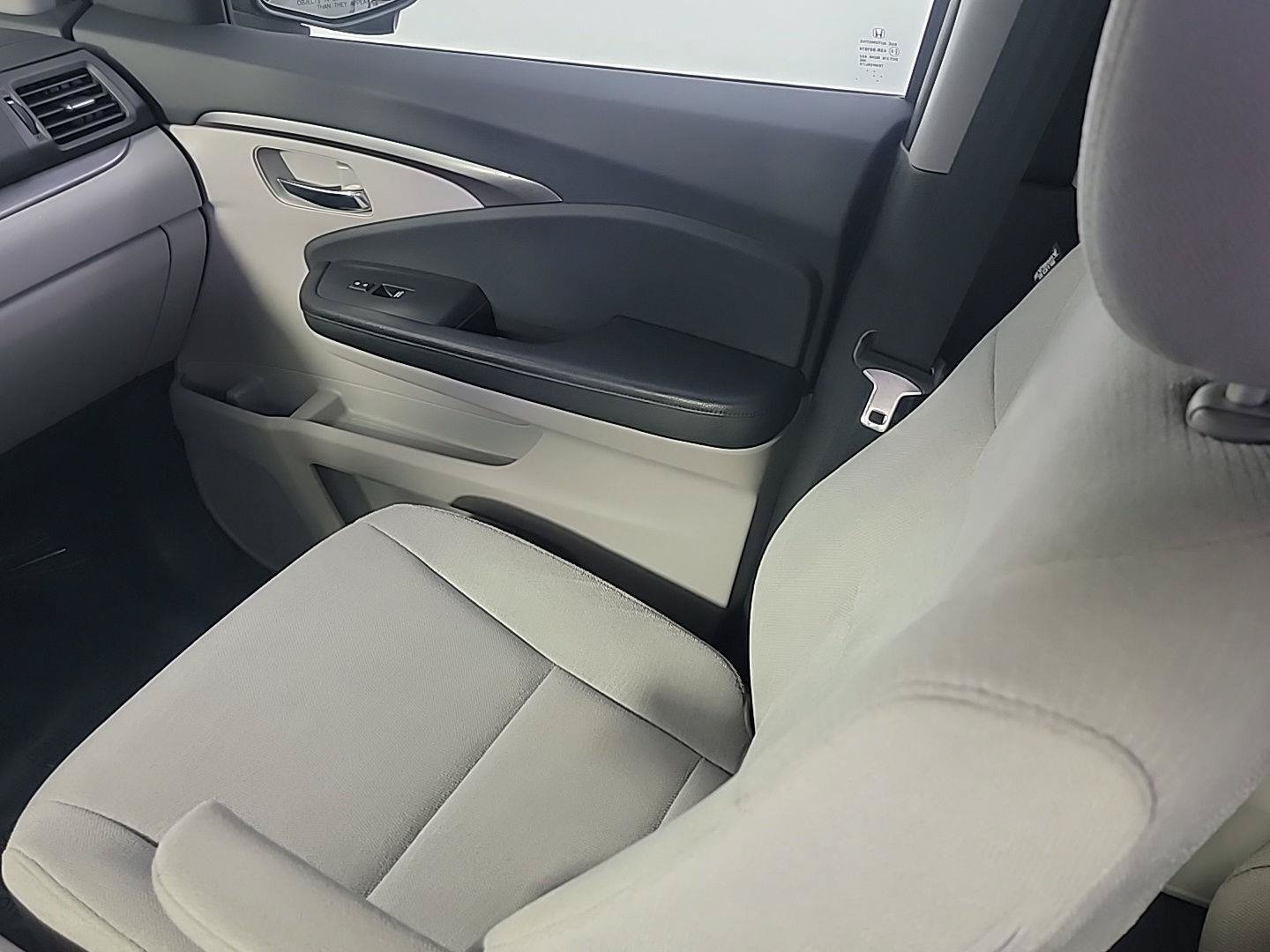 Used 2016 Honda Pilot EX image 22