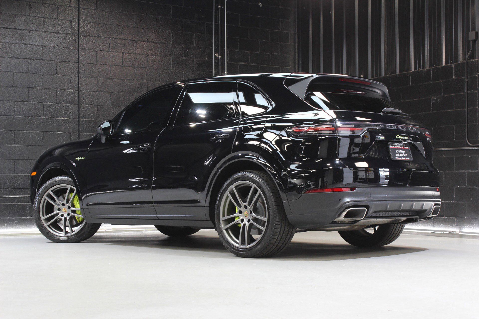 Used 2022 Porsche Cayenne E-Hybrid w/ Premium Package image 61