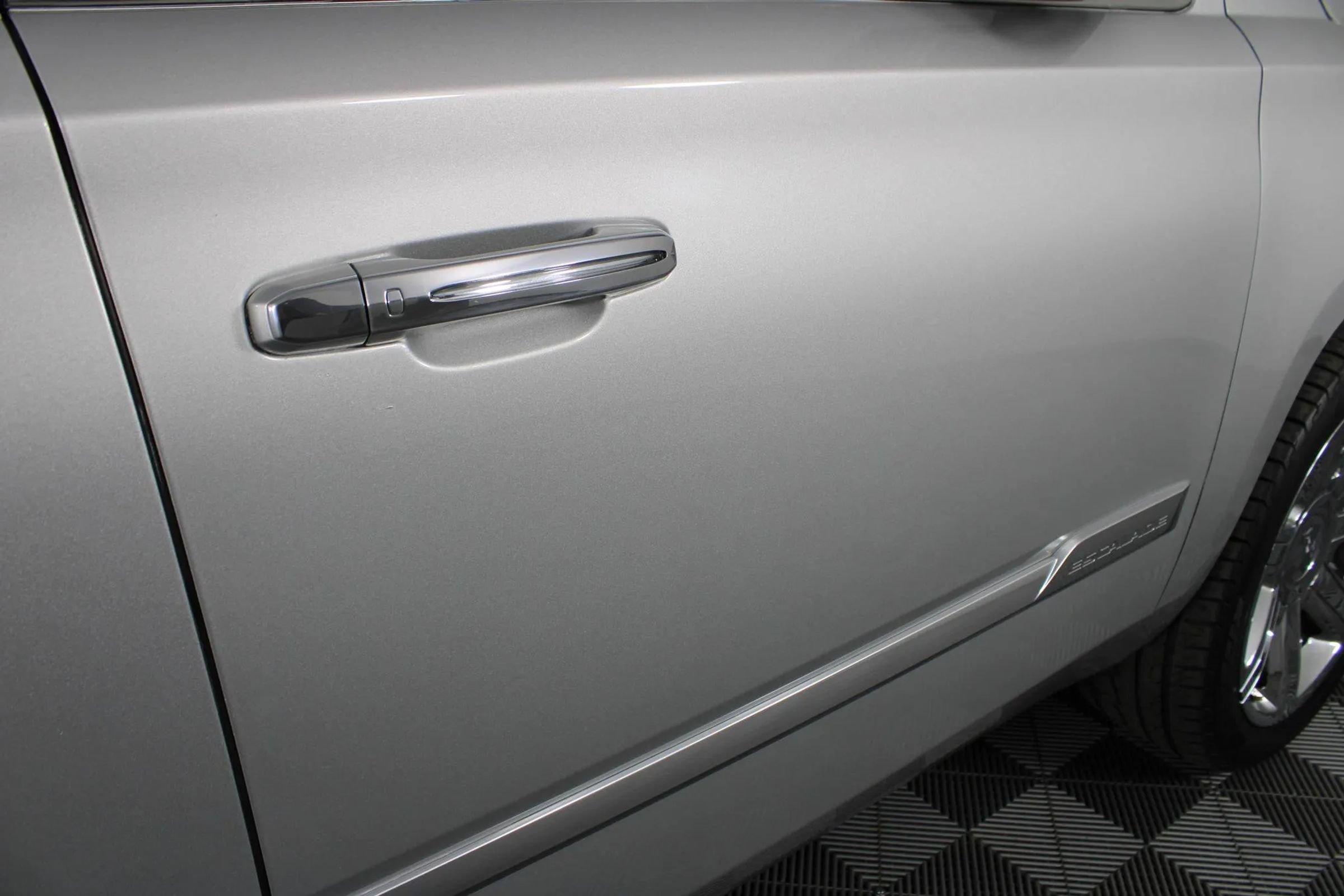 Used 2020 Cadillac Escalade ESV Luxury AWD/4WD image 40