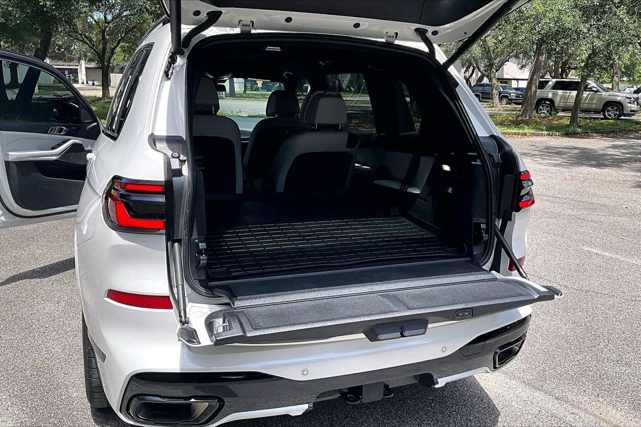 Used 2026 BMW X7 xDrive40i w/ Executive Package AWD/4WD image 37
