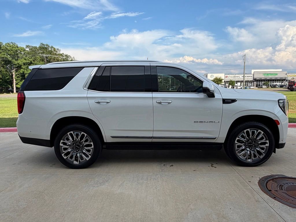 Used 2024 GMC Yukon Denali Ultimate AWD/4WD image 6