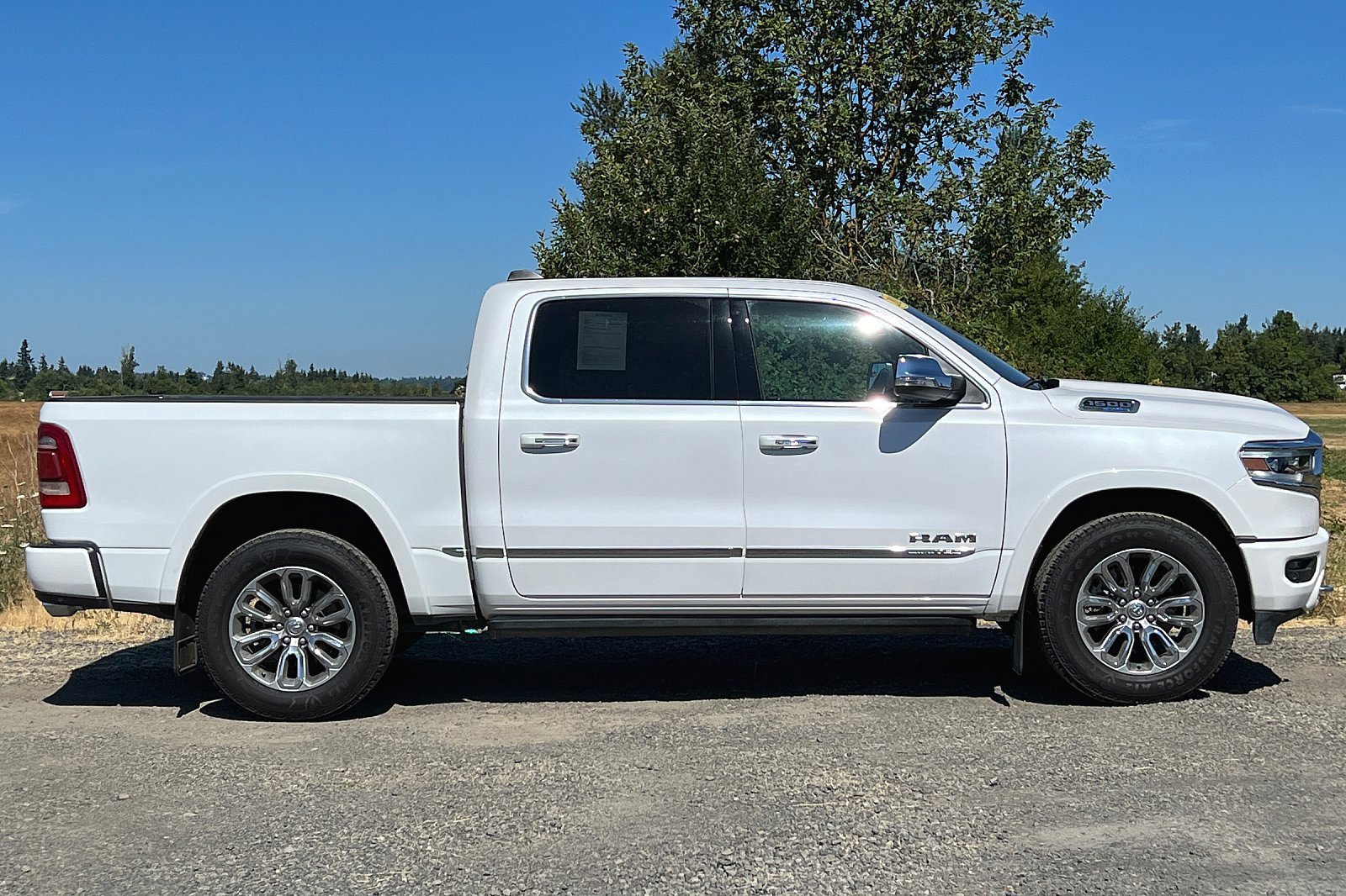 Used 2021 RAM 1500 Limited image 3